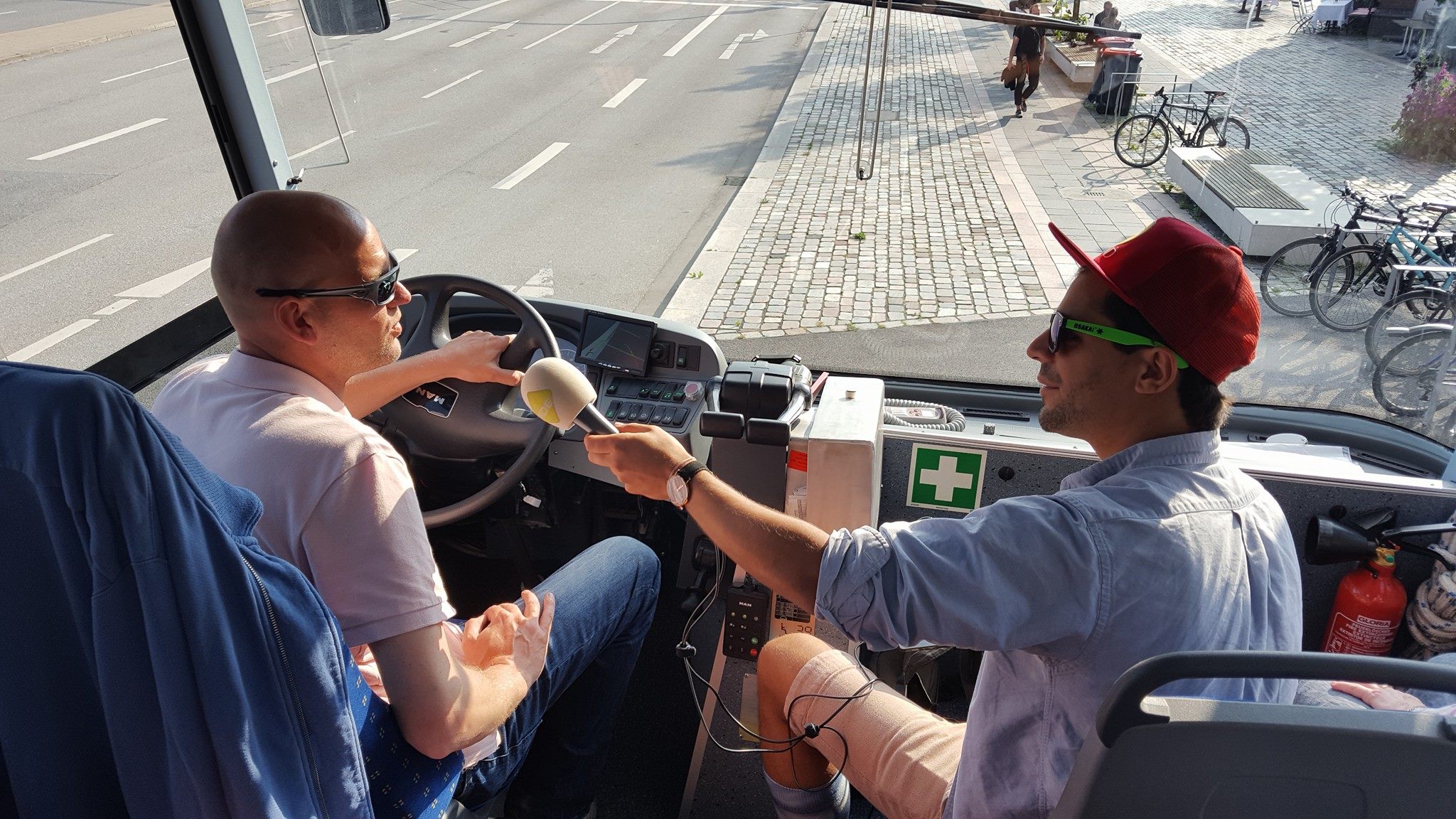 HafenCity RiverBus Younes und Busfahrer Sven » Crazy Station